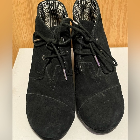 Toms Women's Black Suede Desert Wedges - Picture 6 of 12